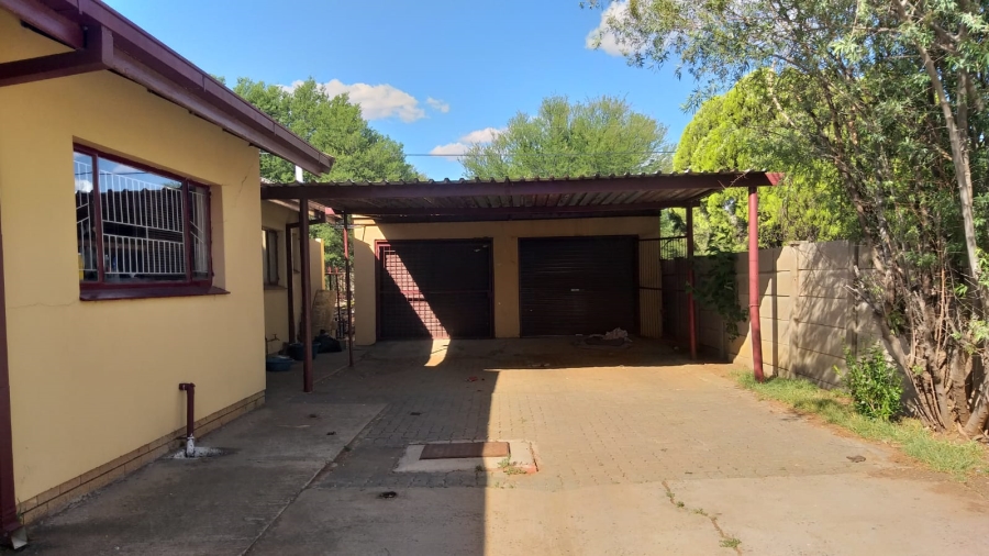 3 Bedroom Property for Sale in Pellissier Free State